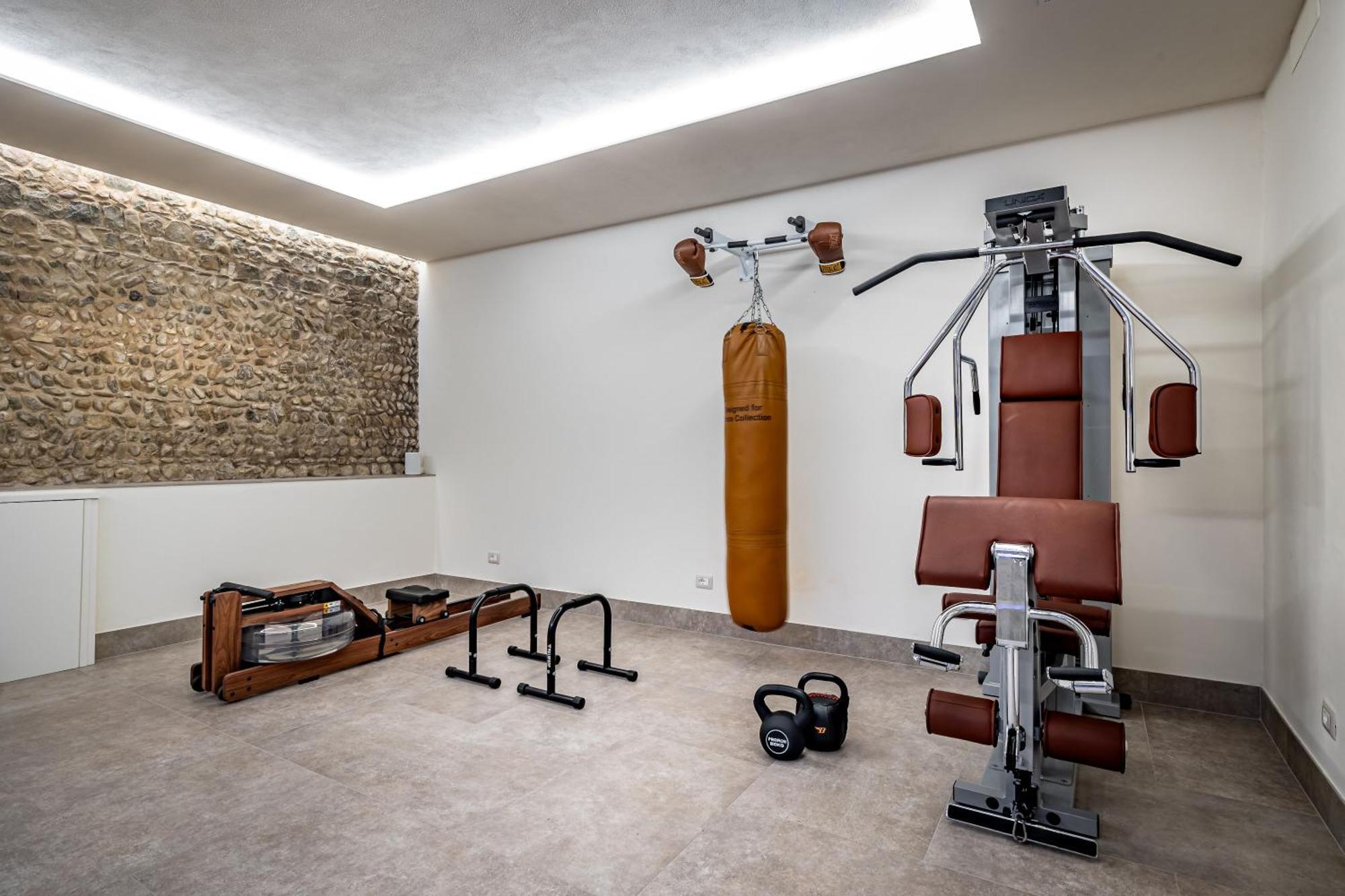Dimora Collection - Le Corti - Boutique Luxury In A Restored 13th Century Convent, With Sauna And Gym (adults Only) *